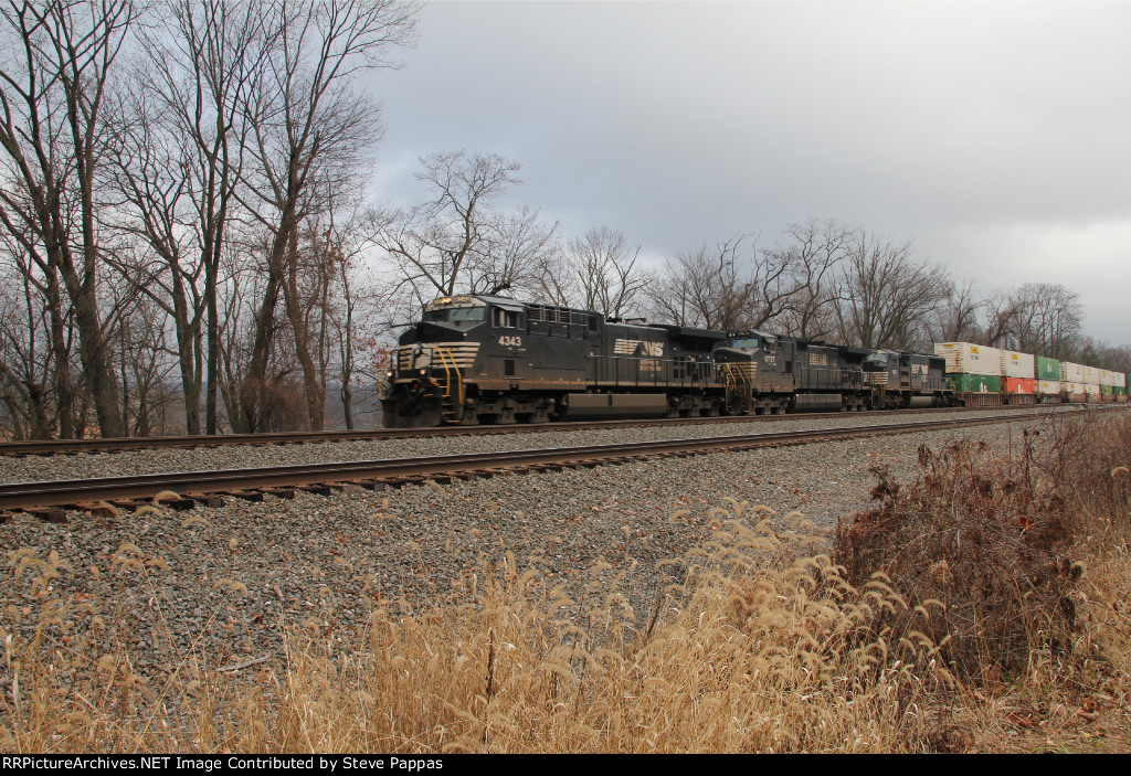 NS 4343 with a westbound stack train